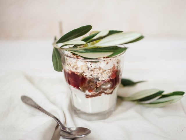 Préparer un dessert sain et rapide : le Chia Pudding aux pêches