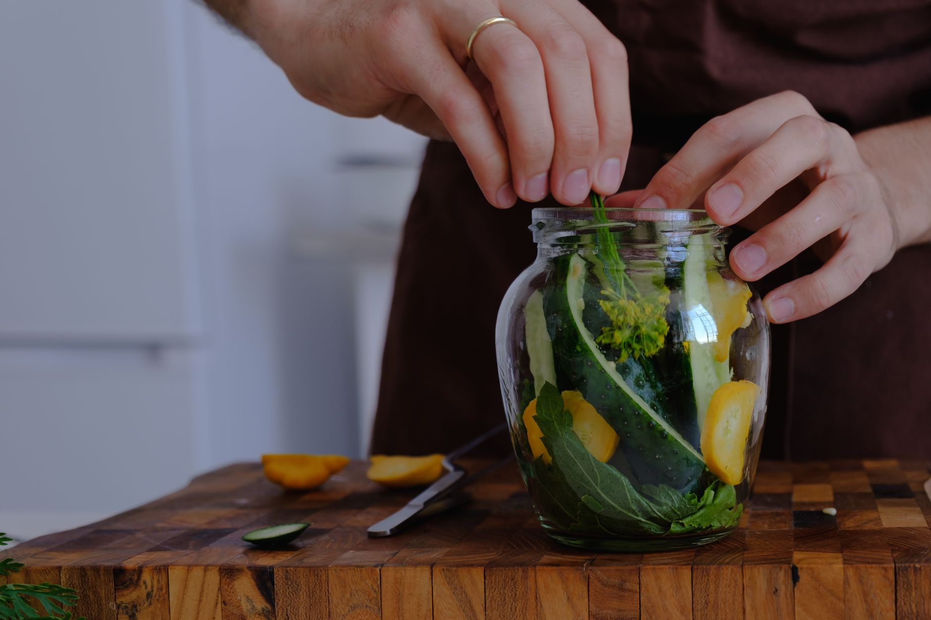 Pickles maison : saumure vinaigrée ou lactofermentation